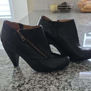 Miz Mooz Black Leather Ankle Booties with Zipper